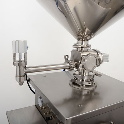 30-50 Botol/Min Makeup Base Filling Machine Bahan baja tahan karat