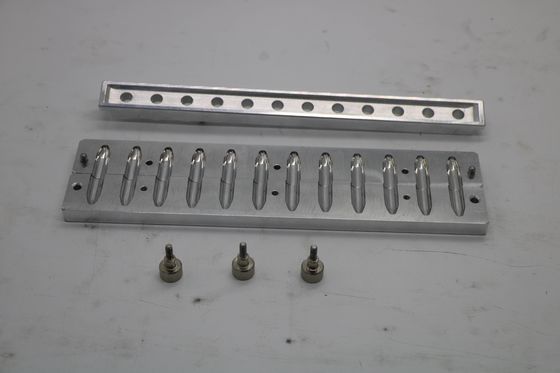 12 lubang Krayon Diy Lipstick Mold Custom Logo 3-5 cetakan Per menit