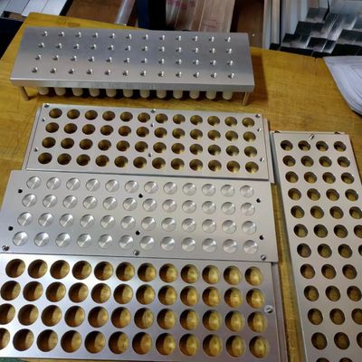 48 Lubang Custom Lipstick Mold Hot Filling 1-2 Cetakan Per Menit