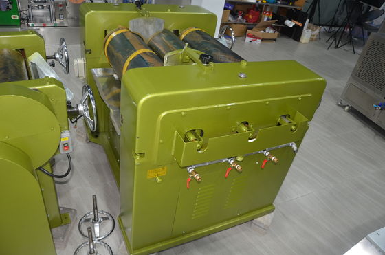Laboratorium S200 Mesin Penggilingan Lipstick Mesin Penggilingan Tiga Rol