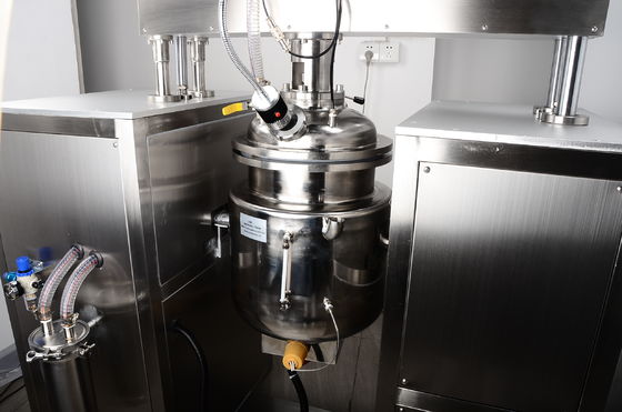 380V 6.5KW Lipstick Produksi Line Pemanasan Vacuum Defoaming Mesin